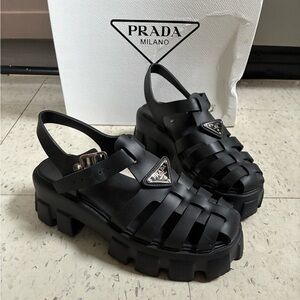 Prada monolith fisherman sandals 39